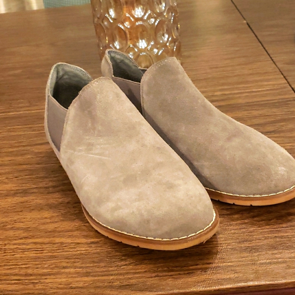 Bjorndal gray suede booties